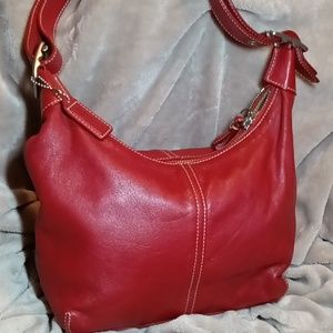 EUC COACH LEATHER SHOULDER BAG B063